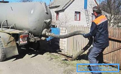 Асенізатори за роботою Асенізатори за роботою