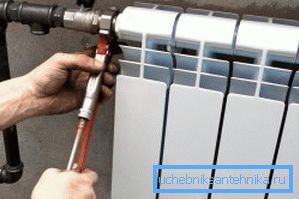 Біметалічний радіатор відмінно підходив для установки в квартирах з центральною системою опалення Біметалічний радіатор відмінно підходив для установки в квартирах з центральною системою опалення