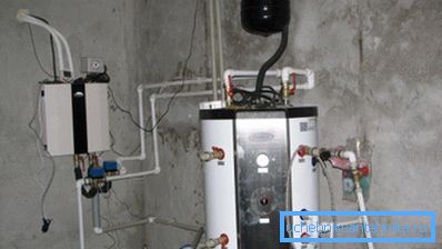 Бойлер - теплоаккумулятор об'ємом 300 літрів. Бойлер - теплоаккумулятор об'ємом 300 літрів.
