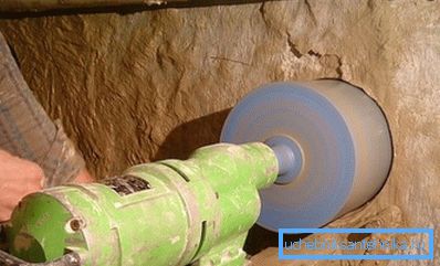 Робимо отвір в фундаменті. Робимо отвір в фундаменті.