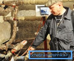 Для запуску опалення досить повернути потрібний вентиль, пустити теплоносій і стравити з труб повітря Для запуску опалення досить повернути потрібний вентиль, пустити теплоносій і стравити з труб повітря
