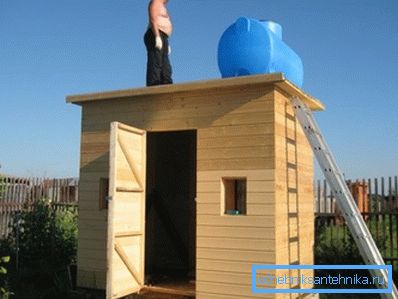 Для захисту дерево потрібно обробити спеціальним просоченням Для захисту дерево потрібно обробити спеціальним просоченням