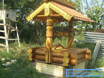 Будиночком для колодязя тут служить намет. Будиночком для колодязя тут служить намет.