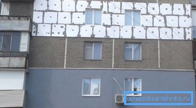 Ефективним способом енергозбереження є теплоізоляція зовнішніх стін будівлі за допомогою пінопластових панелей. Ефективним способом енергозбереження є теплоізоляція зовнішніх стін будівлі за допомогою пінопластових панелей.
