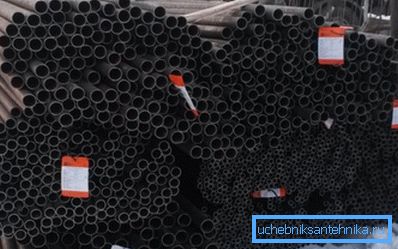 Готові до використання сталеві труби різних розмірів Готові до використання сталеві труби різних розмірів