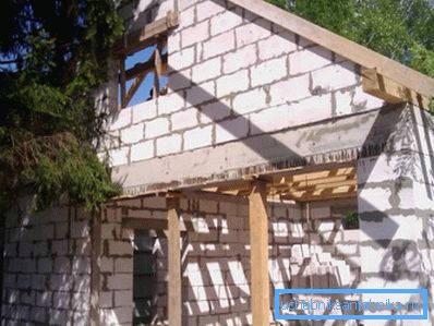 Використання матеріалів даного типу при виготовленні віконних прорізів або створення металевих рам і окантовок Використання матеріалів даного типу при виготовленні віконних прорізів або створення металевих рам і окантовок