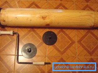 З капролона робляться не тільки вставки, але і ручка ворота для колодязя З капролона робляться не тільки вставки, але і ручка ворота для колодязя