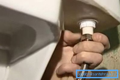 Виріб дозволяє швидко і легко підвести воду в самі недоступні місця. Виріб дозволяє швидко і легко підвести воду в самі недоступні місця.