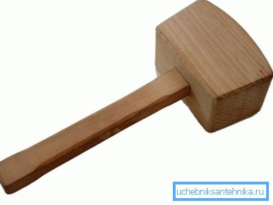 Киянка необхідна для згинання металевих листів Киянка необхідна для згинання металевих листів