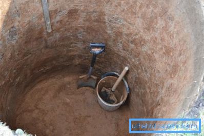 Колодязь як один з джерел питної води. Колодязь як один з джерел питної води.