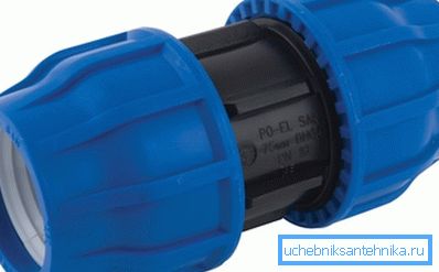 Компресійна муфта для збірки водопроводу Компресійна муфта для збірки водопроводу