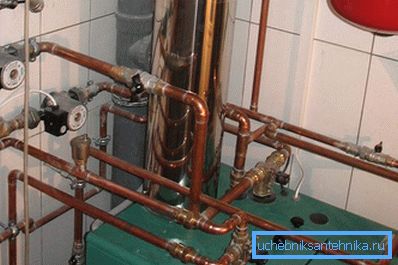 Конденсат на трубах газового котла Конденсат на трубах газового котла