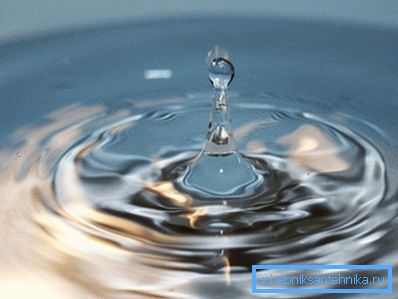 Кришталево-чиста вода зі свердловини - це реально. Кришталево-чиста вода зі свердловини - це реально.
