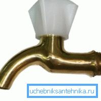 Латунний прохідний кран з вентилем і з носиком Латунний прохідний кран з вентилем і з носиком