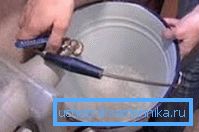 Найкраще злити воду спочатку з верхньої, а потім з нижньої осі Найкраще злити воду спочатку з верхньої, а потім з нижньої осі