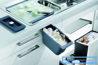 Максимальна зручність і продумане використання простору - відмінна риса хорошою кухонних меблів. Максимальна зручність і продумане використання простору - відмінна риса хорошою кухонних меблів.