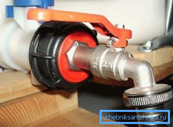 Металевий кран для куба для води з пластмасовим переходником Металевий кран для куба для води з пластмасовим переходником