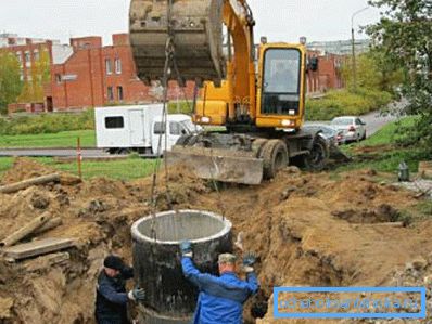 Монтаж бетонної сорочки колодязя. Монтаж бетонної сорочки колодязя.