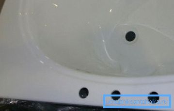 Можна просто придбати ванну з отворами під установку крана Можна просто придбати ванну з отворами під установку крана