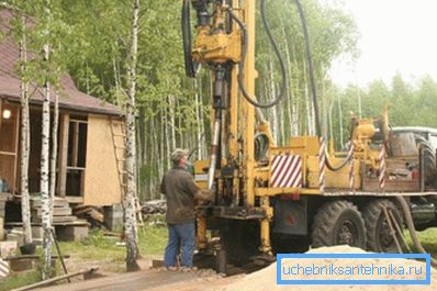 На фото - колонковая закладка свердловини На фото - колонковая закладка свердловини