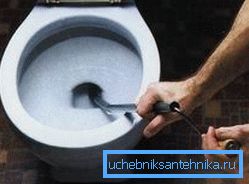 На фото - чистка тросом На фото - чистка тросом