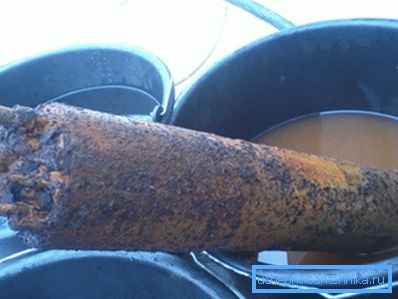 На фото добре видно мул, що осів на корпусі. На фото добре видно мул, що осів на корпусі.