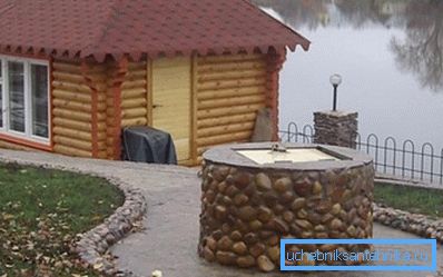 На фото: кам'яні елементи виглядають дуже надійно і солідно На фото: кам'яні елементи виглядають дуже надійно і солідно
