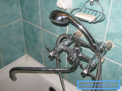На фото - класика радянської сантехніки для душа. На фото - класика радянської сантехніки для душа.