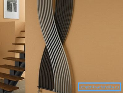 На фото - конфігурація батарей дозволяє не використовувати додатковий декор На фото - конфігурація батарей дозволяє не використовувати додатковий декор