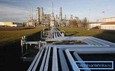 На фото - ділянка нафтопроводу На фото - ділянка нафтопроводу