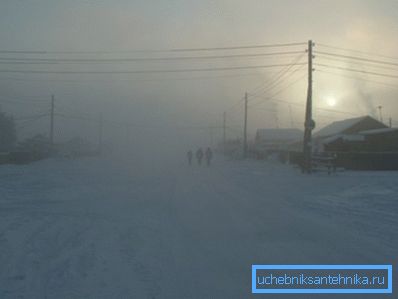 На фото - зимовий день в Верхоянську. На фото - зимовий день в Верхоянську.