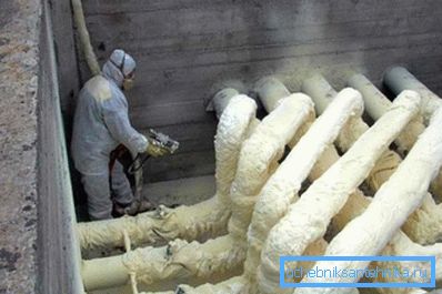 Напилення полімерного утеплювача Напилення полімерного утеплювача