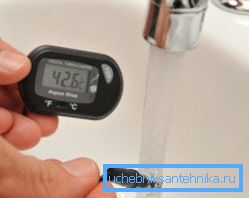 Норма температури гарячої води з крана єдина для всіх мереж, і, якщо в результаті перевірки виявлені відхилення, треба звертатися в постачає організацію Норма температури гарячої води з крана єдина для всіх мереж, і, якщо в результаті перевірки виявлені відхилення, треба звертатися в постачає організацію