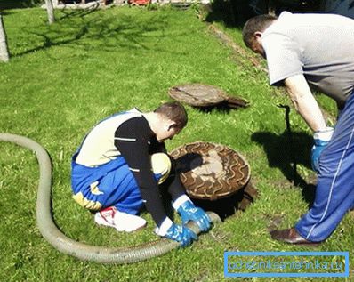 тисячі сто дев'яносто два Потрібно забезпечити доступ асенізаторської машини до колодязя