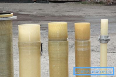 Зразки труб з сполуками різних типів.