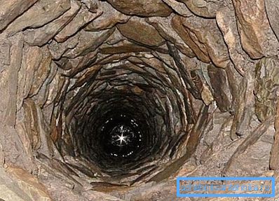Обсадка каменем цілком надійна і довговічна. Обсадка каменем цілком надійна і довговічна.