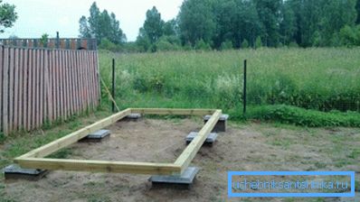 Обв'язка на стовпчастих фундаменті з отсечной гідроізоляцією Обв'язка на стовпчастих фундаменті з отсечной гідроізоляцією