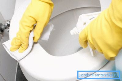 Обов'язково користуйтеся рукавичками при застосуванні побутової хімії. Обов'язково користуйтеся рукавичками при застосуванні побутової хімії.