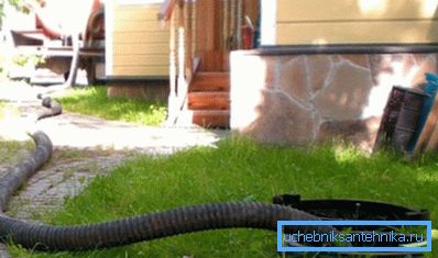 Очищення септика потрібно не частіше одного разу на рік. Очищення септика потрібно не частіше одного разу на рік.