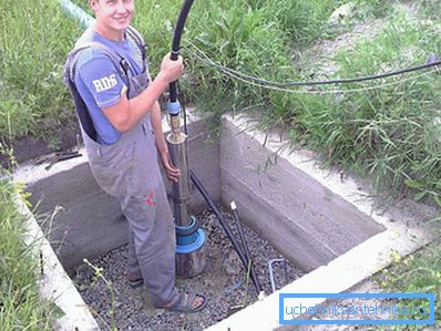 Опускаємо в свердловину насос Опускаємо в свердловину насос
