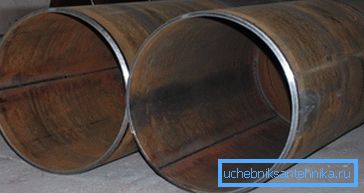 Відрізнити безшовну продукцію від інших видів виробів можна за наявністю сполучних місць, які створюються шляхом зварювання металу Відрізнити безшовну продукцію від інших видів виробів можна за наявністю сполучних місць, які створюються шляхом зварювання металу