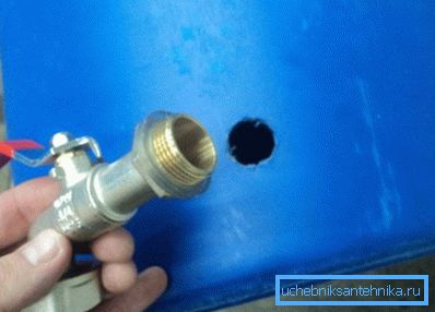 Отвір під установку крана Отвір під установку крана