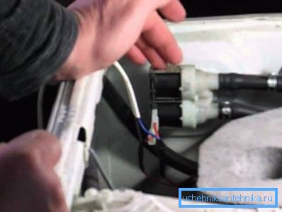 Паралельне підключення клем клапана. Паралельне підключення клем клапана.