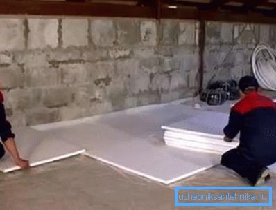 Перед монтажем труб необхідно укласти теплоізоляційний матеріал Перед монтажем труб необхідно укласти теплоізоляційний матеріал