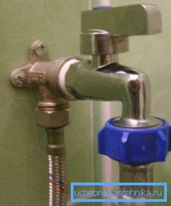 Подача води для машинки з окремим краном Подача води для машинки з окремим краном