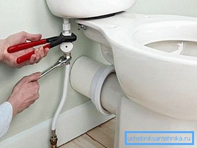 Підключаємо водопровід. Підключаємо водопровід.