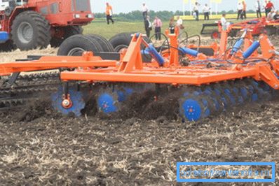 Подібний матеріал відмінно підходить для виготовлення різного роду техніки, особливо якщо необхідно отримати масивний агрегат з високими показниками міцності Подібний матеріал відмінно підходить для виготовлення різного роду техніки, особливо якщо необхідно отримати масивний агрегат з високими показниками міцності