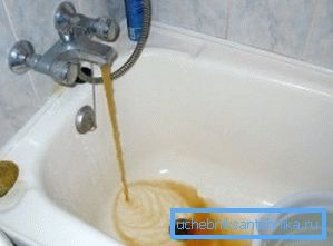 Підвищений вміст заліза іноді можна визначити по іржавому кольору. Підвищений вміст заліза іноді можна визначити по іржавому кольору.