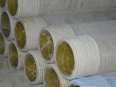 При такій же товщині стінок, як у сталевої труби, склопластикові поступається їй в міцності досить незначно.