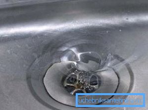 Промийте отвір окропом Промийте отвір окропом